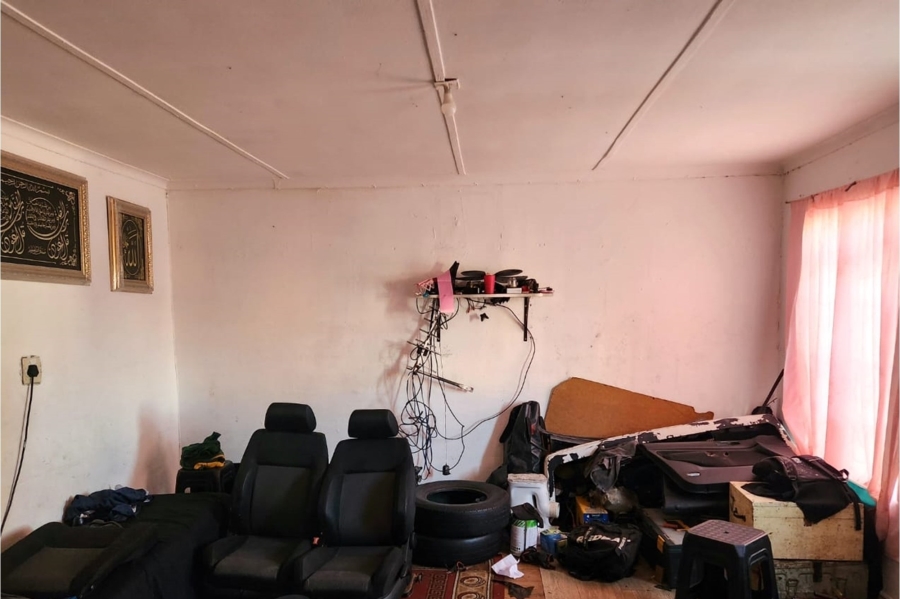2 Bedroom Property for Sale in Lentegeur Western Cape